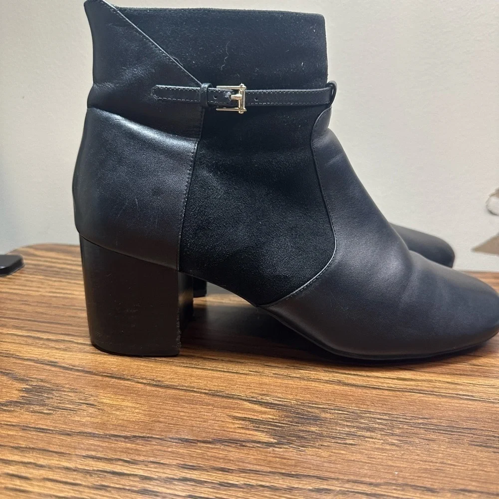 Cole Haan boasting chic